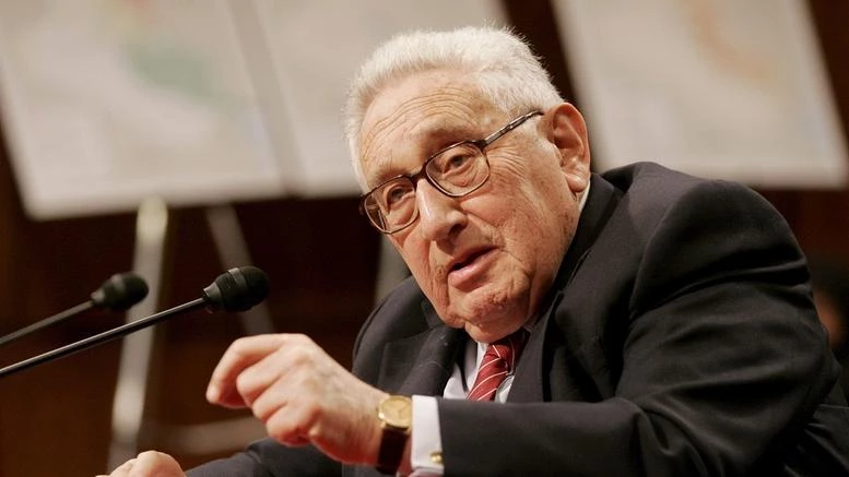 Χένρι Κίσινγκερ: «Στον Λευκό Οίκο μαίνεται ένας πόλεμος μεταξύ Εβραίων και μη Εβραίων»